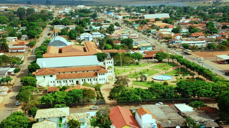 Número de municípios com risco muito alto de contaminação pela Covid-19 cai para 31 em MT