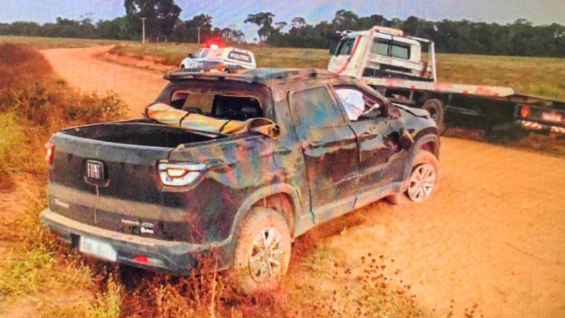 Carro capota em estrada no Nortão e criança morre
