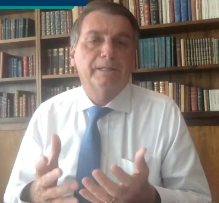 Tem gente que tomou CoronaVac e está morrendo porque acreditou em Doria, diz Bolsonaro