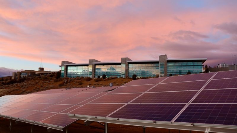 Um mês após Assembleia Legislativa proibir cobrança, energia solar ainda é taxada em MT