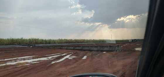 Tempestade derruba postes e deixa cidades de MT no ‘escuro’