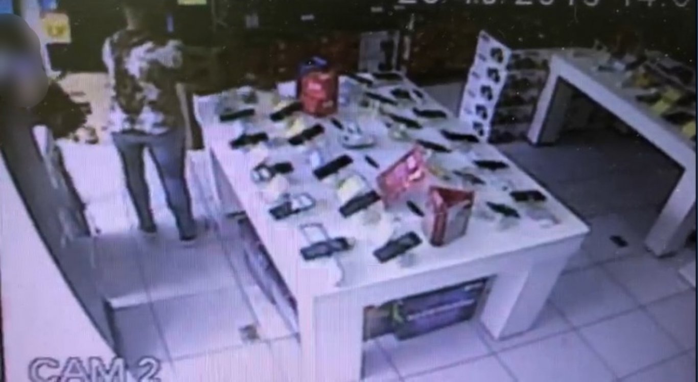 Sorriso: Homem de 50 anos é preso em flagrante furtando celular em loja no Centro