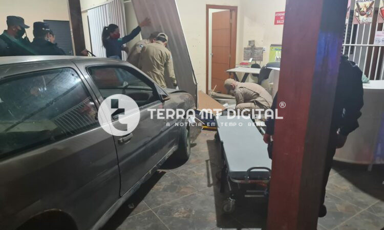 Lucas: Veículo invade sorveteria e atropela mulher que ficou em estado grave