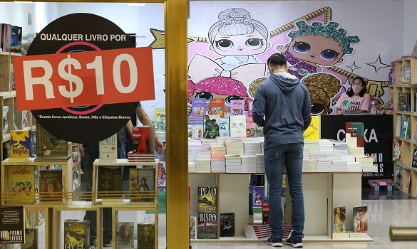 Comércio cresce 1,2% em julho e atinge patamar recorde, diz IBGE