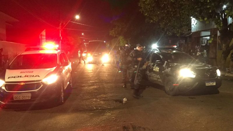 Polícia encerra festa com mais de 100 pessoas e 14 são presas em MT