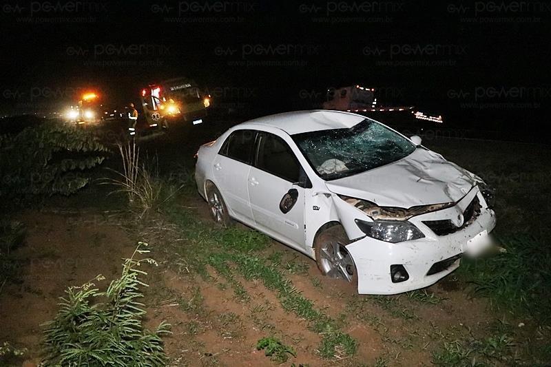 Duas pessoas morrem em acidente entre carro e moto na BR-163