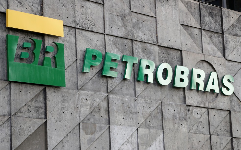 Petrobras anuncia reajuste nos preços da gasolina e do gás de cozinha
