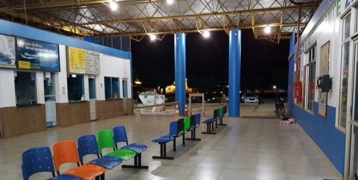 Sorriso: Força Tática prende homem com tornozeleira e droga na Rodoviária