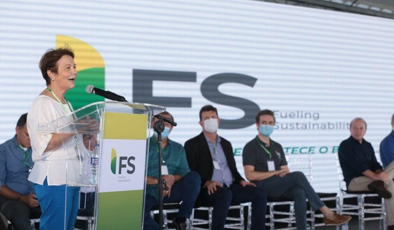 Ministra Tereza Cristina participou da inauguração da expansão de usina de etanol de milho em Sorriso