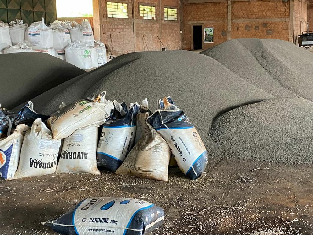 PM prende quadrilha e apreende mais de 250 toneladas de fertilizantes