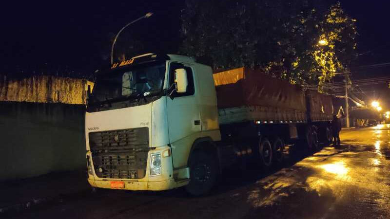Motorista suspeito de furtar carga de soja é preso