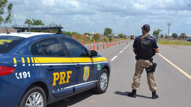 Policial é atropelado por mulher que se recusou a entregar moto em abordagem; acusada alegou estar sendo oprimida