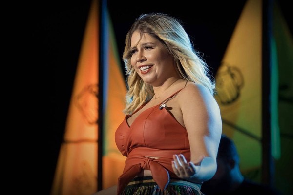 URGENTE: Cantora Marília Mendonça morre em acidente aéreo (ATUALIZADO)