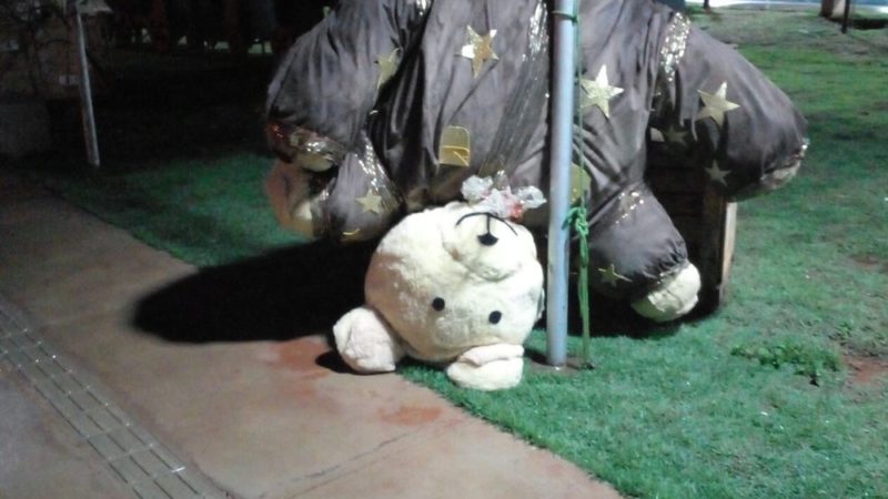 Após enfeites natalinos serem destruídos por vândalos, câmeras de segurança são instaladas em praça em Nova Mutum