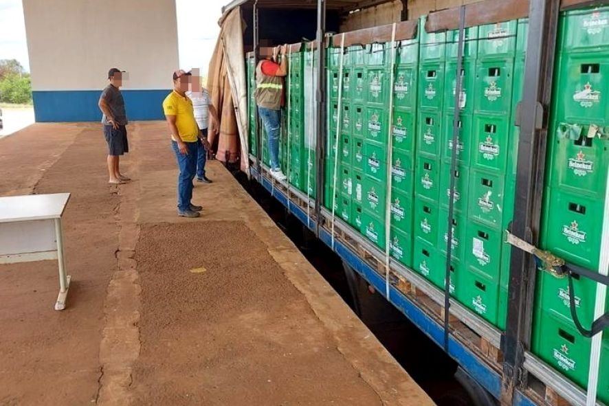 Carga com 26 mil cervejas Heineken é apreendida sem nota fiscal