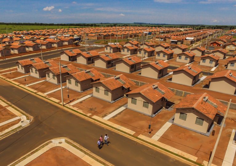 Prefeitura descobre que casas foram abandonadas, vendidas ou alugadas