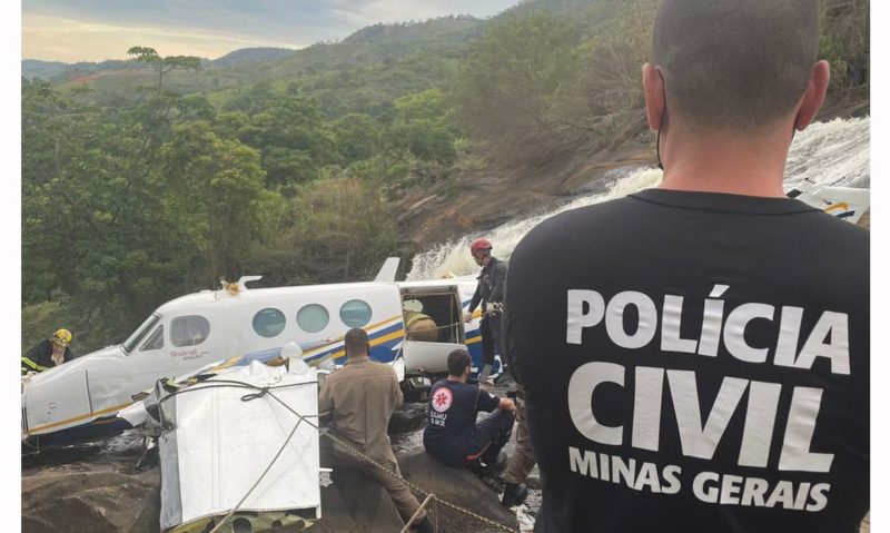 Aeronáutica investiga se avião com Marília Mendonça bateu em torre de alta tensão antes de cair em MG