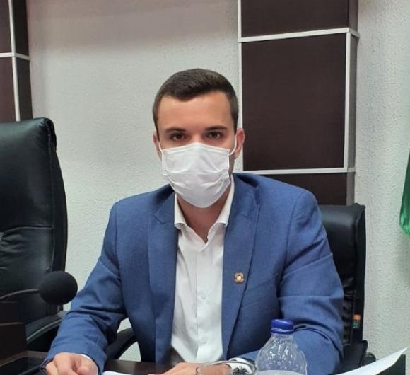 Vereador Diogo Kriguer solicita recapeamento asfáltico da rua Santos Dumont no Bela Vista